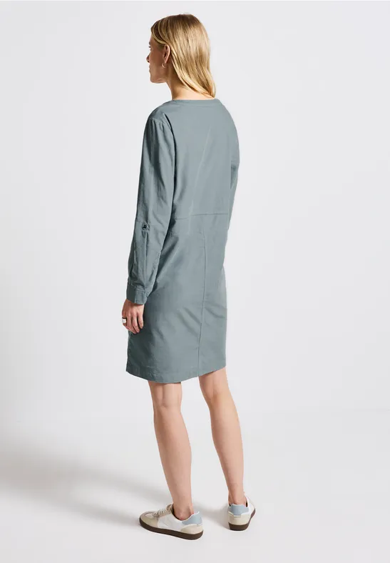 Robe en velours côtelé avec col fendu washed blue