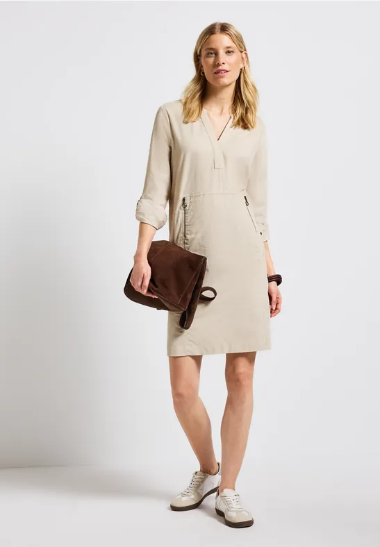 Corduroy jurk met gespleten hals malted beige