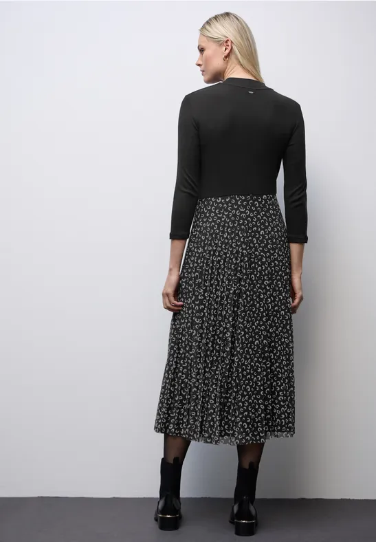 Kleid mit Plissée-Rock Black