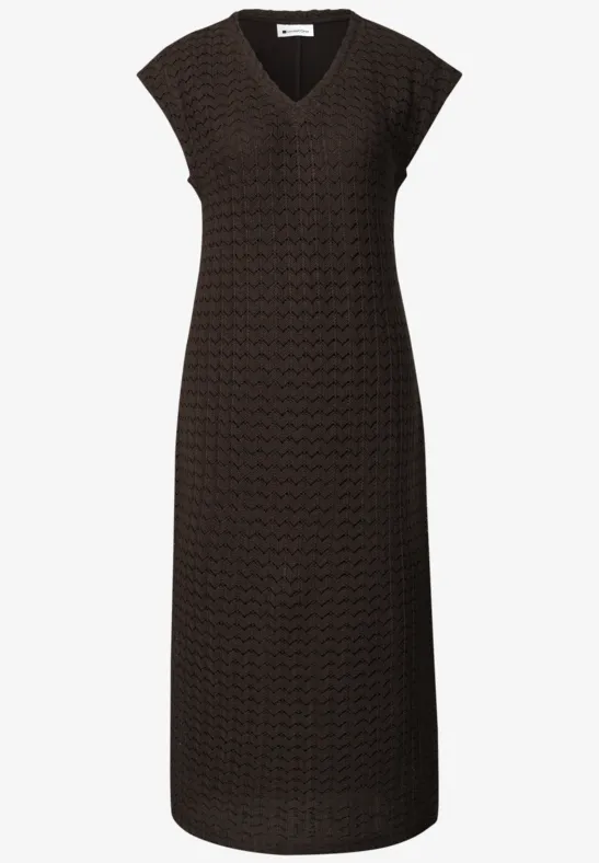 Robe midi en maille brun foncé sans manches, col V et texture raffinée.