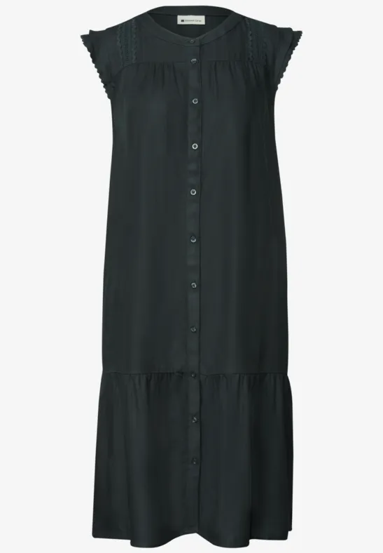 Robe midi noire sans manches avec boutonnage devant et volants aux épaules.