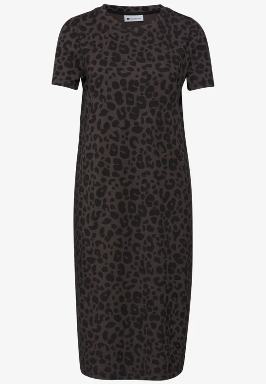 Midi-jurk met korte mouwen en bruin-zwarte luipaardprint, ronde hals.