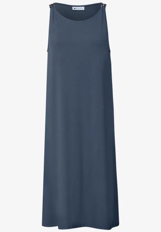 Langes ärmelloses Abendkleid in dunkelblau mit fließendem Schnitt.