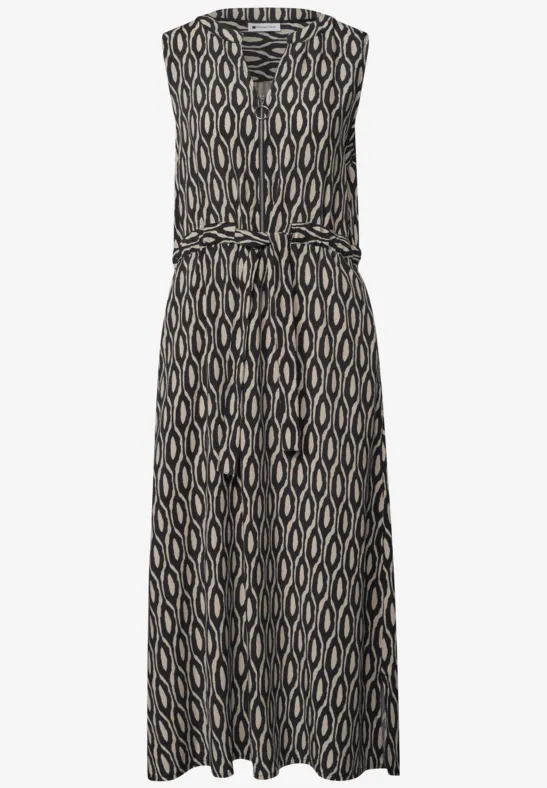 Mouwloze midijurk met zwart-beige grafisch dessin en tailleband