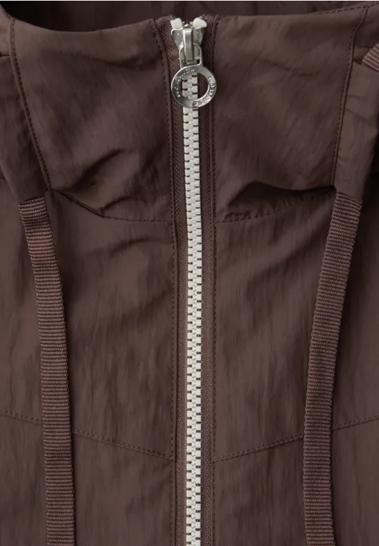Moderner Windbreaker mahogany brown
