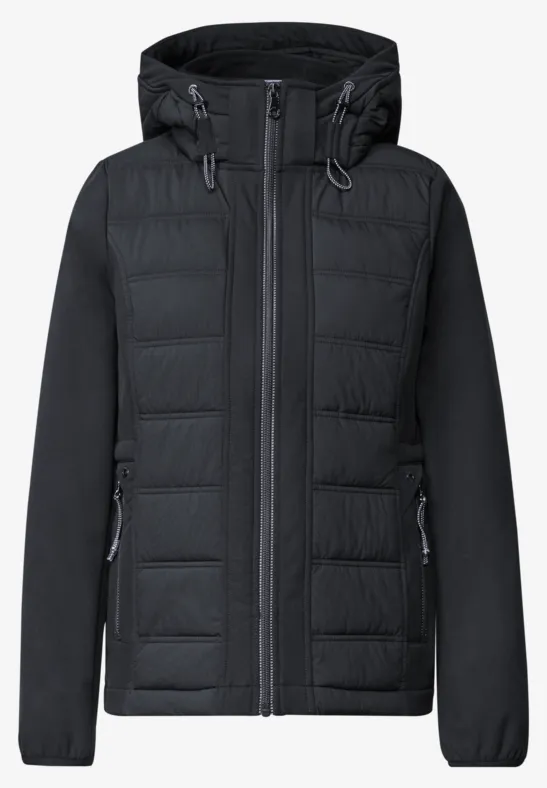 Schwarze Steppjacke mit Kapuze, Reißverschluss, langen Ärmeln und seitlichen Taschen.