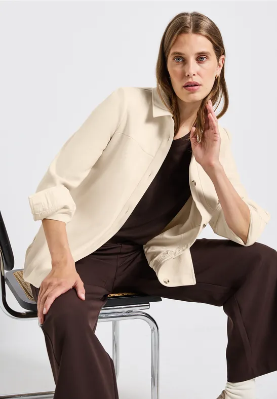 Overshirt In Wolloptik pastel sand