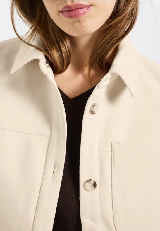 Overshirt In Wolloptik pastel sand