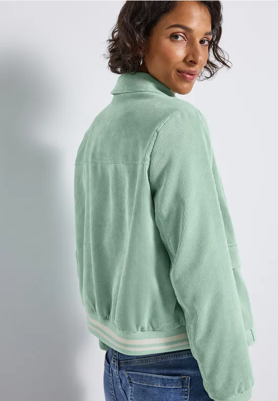 Kurze Cordjacke serene green