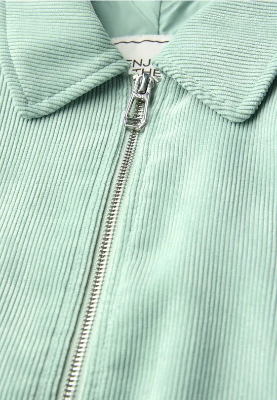 Kurze Cordjacke serene green