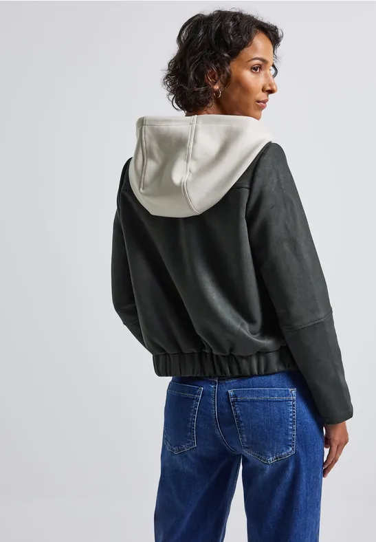 Veloursjacke mit Kapuze evernight green