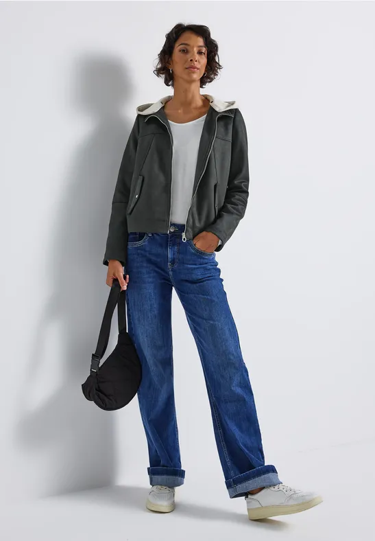 Veloursjacke mit Kapuze evernight green