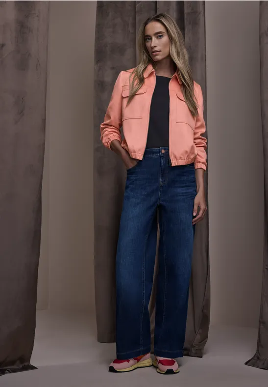 Kurze Veloursjacke light apricot