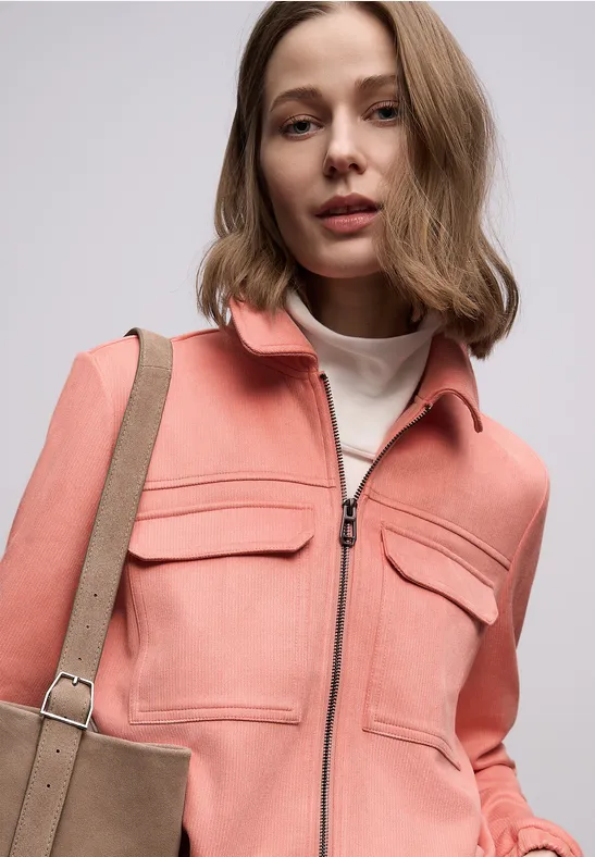 Kurze Veloursjacke light apricot