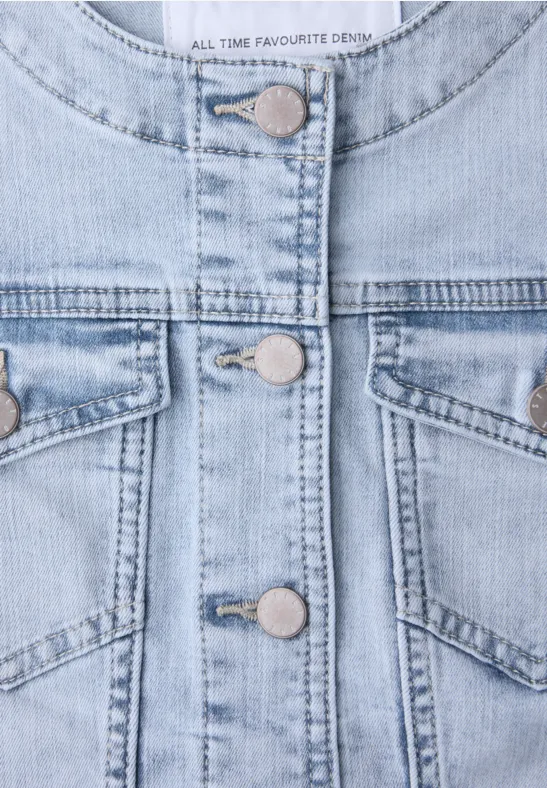 Veste en jean avec poches poitrine et boutons Light blue washed