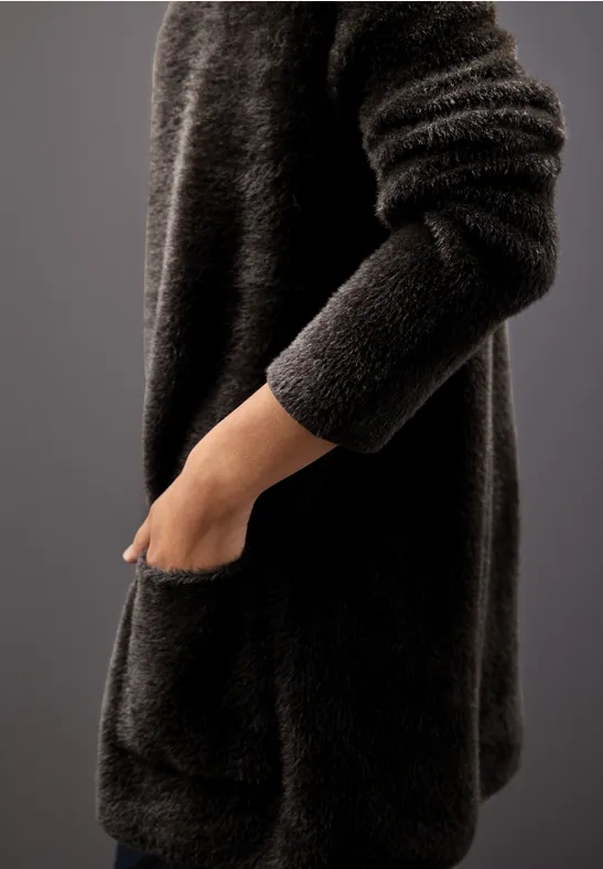 Langer Federgarn Cardigan darkest brown