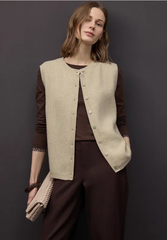 Kuschelige Weste cotton beige mel.