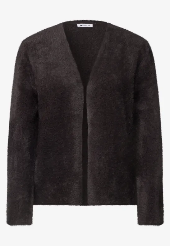 Schwarze, flauschige Damen-Strickjacke mit V-Ausschnitt, langen Ärmeln und gerader Passform.