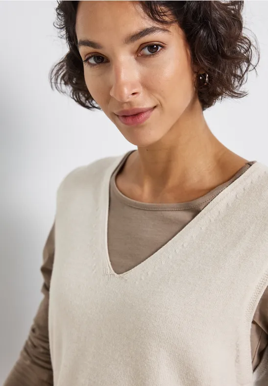Ärmelloser V-Neck Pullover tusk cream mel.