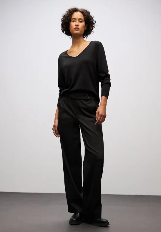V-Neck Pullover Black