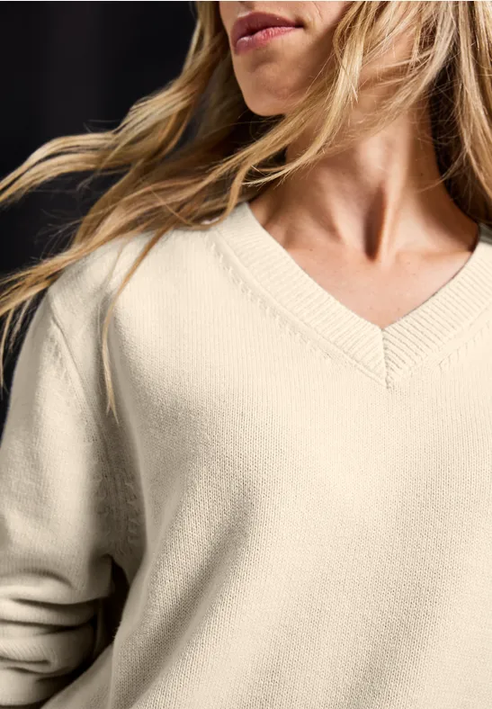 Pull à col en V tusk cream
