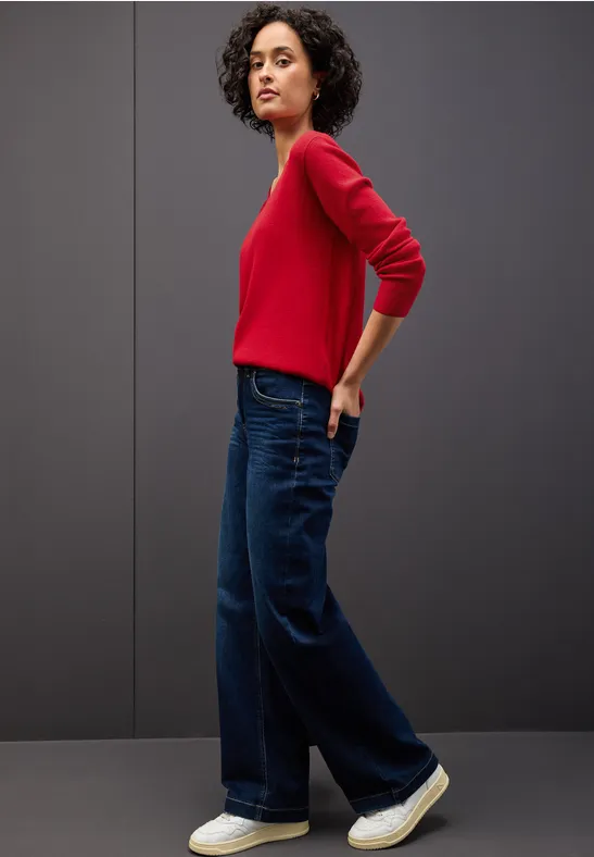 Basic V-Neck Pullover racing red