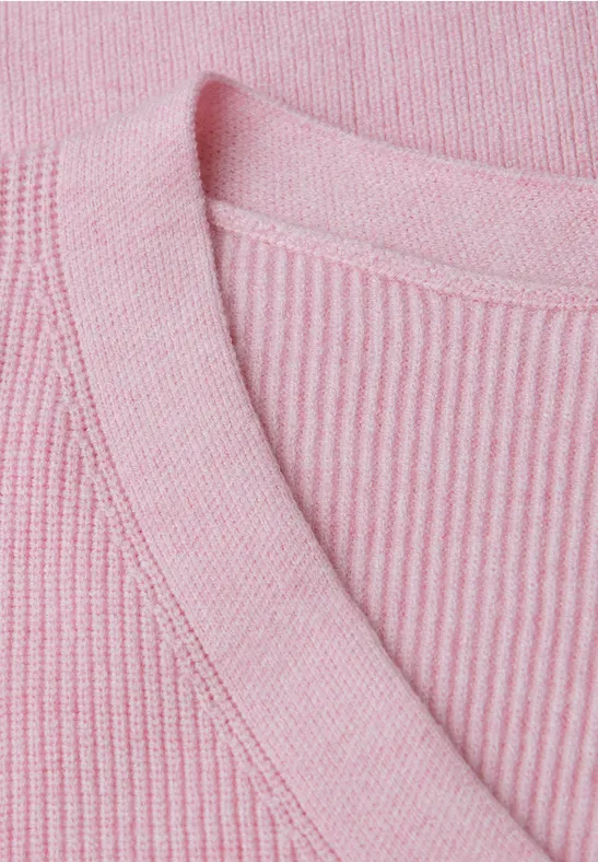 Basis trui met V-hals powder pink mel.