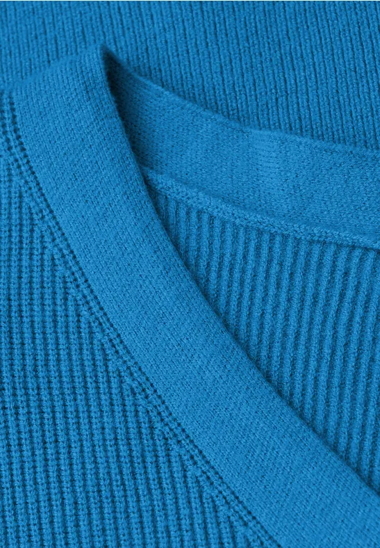 Basis trui met V-hals polaris blue