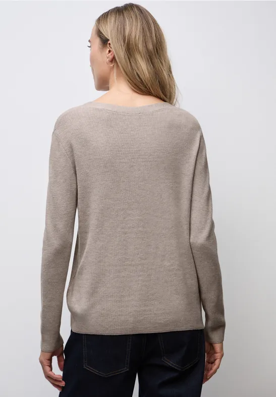 Pull basique à col en V sandstone mocha mel.