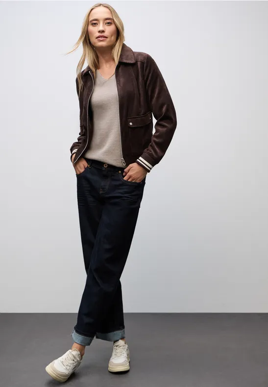 Pull basique à col en V sandstone mocha mel.