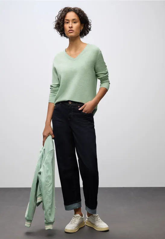 Kuscheliger V-Neck Pullover serene green mel.