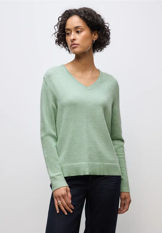 Kuscheliger V-Neck Pullover serene green mel.