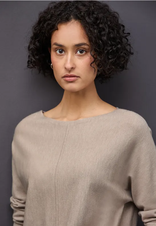 Basis Dolman-trui sandstone mocha mel.