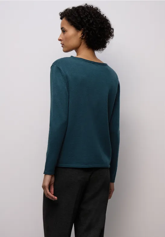 Sweter z podwiniętym dołem tide blue