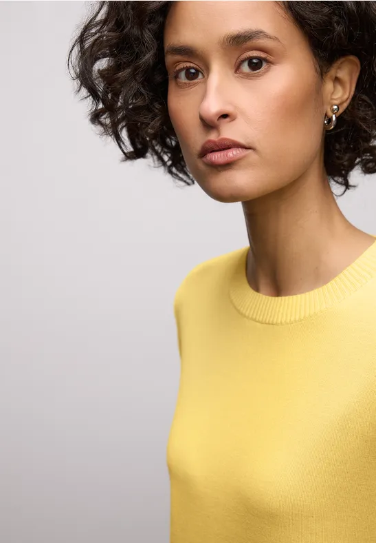 Basic Pullover bloom yellow