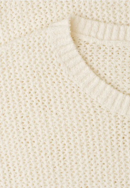 Crèmewitte grofgebreide trui met ronde hals