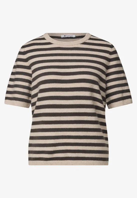 Kurzärmliges T-Shirt mit beige-schwarzen Querstreifen.