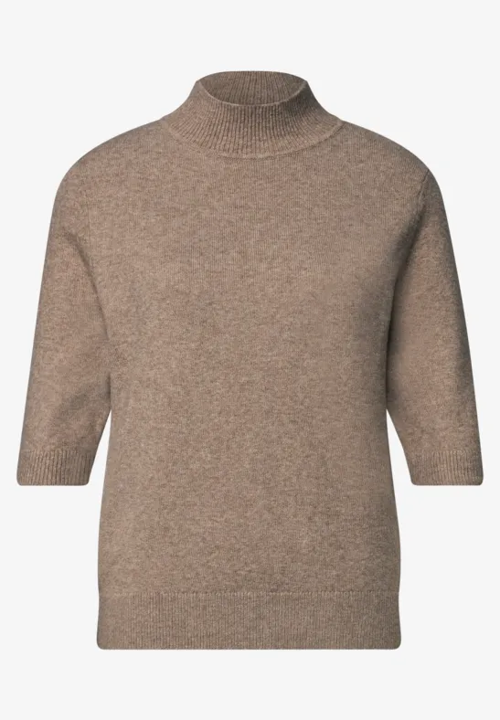 Brauner Rollkragenpullover mit halblangen Ärmeln