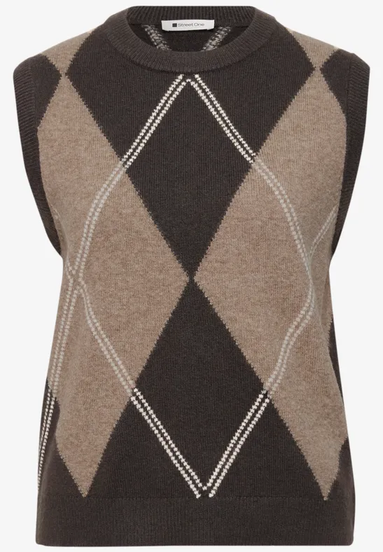 Ärmellose Strickweste mit klassischem Rautenmuster in Braun- und Beigetönen.