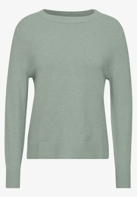 Hellgrüner, langärmliger Pullover mit Rundhalsausschnitt.