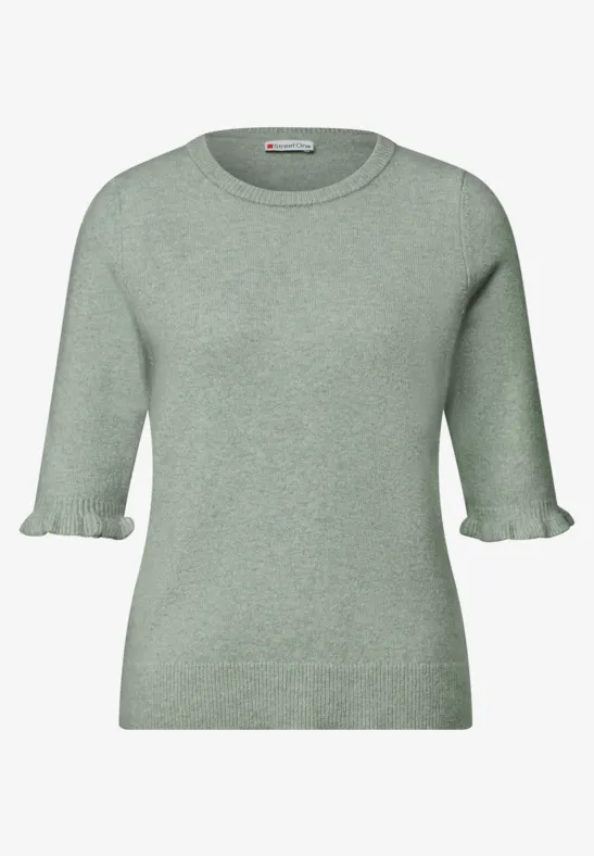 Pastellgrüner Pullover mit Rundhalsausschnitt und kurzen, gerüschten Ärmeln.