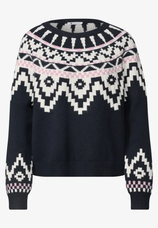 Dunkelblauer Pullover mit weiß-rosa Norweger-Muster an Oberteil und Ärmeln.