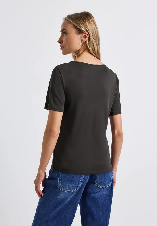 T-Shirt mit Herzausschnitt darkest brown