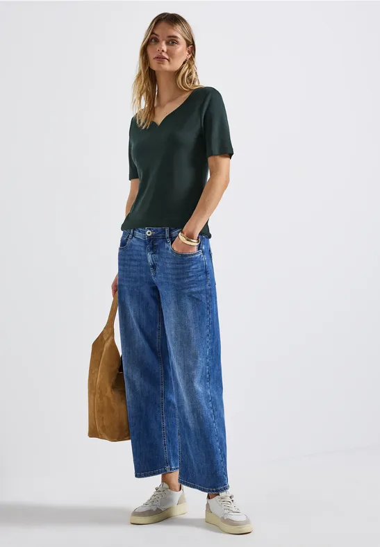 T-shirt avec encolure en cœur evernight green