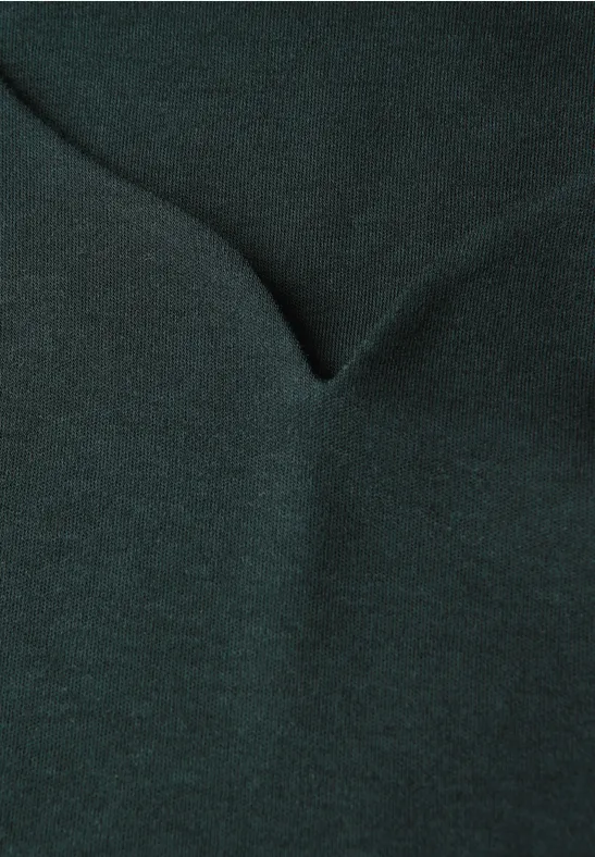 T-shirt avec encolure en cœur evernight green