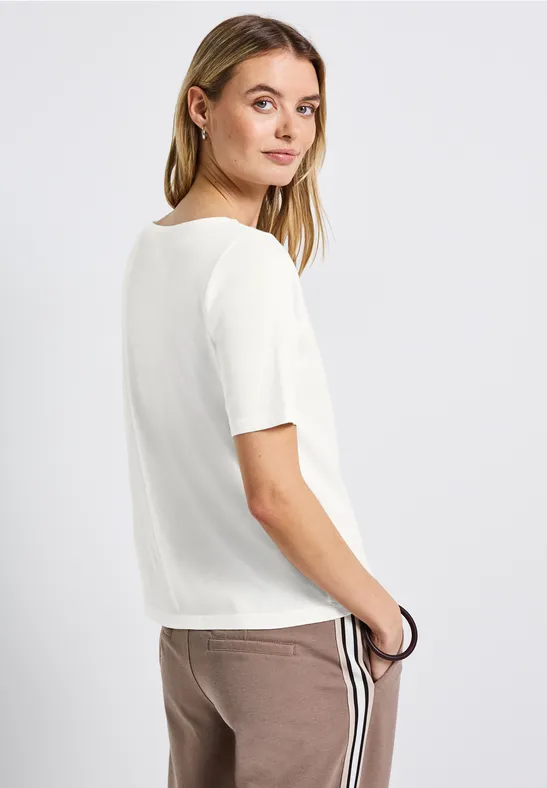 Shirt mit U-Boot-Ausschnitt off white