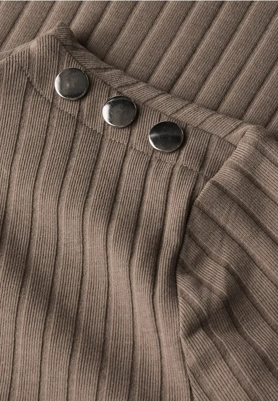 Turtleneck Shirt mit Knöpfen bark brown