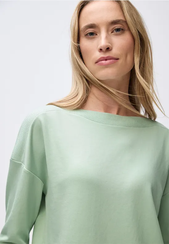 Shirt mit U-Boot-Ausschnitt serene green