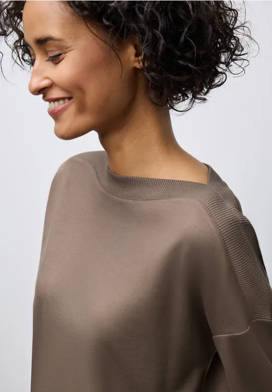 Shirt mit U-Boot-Ausschnitt silk brown