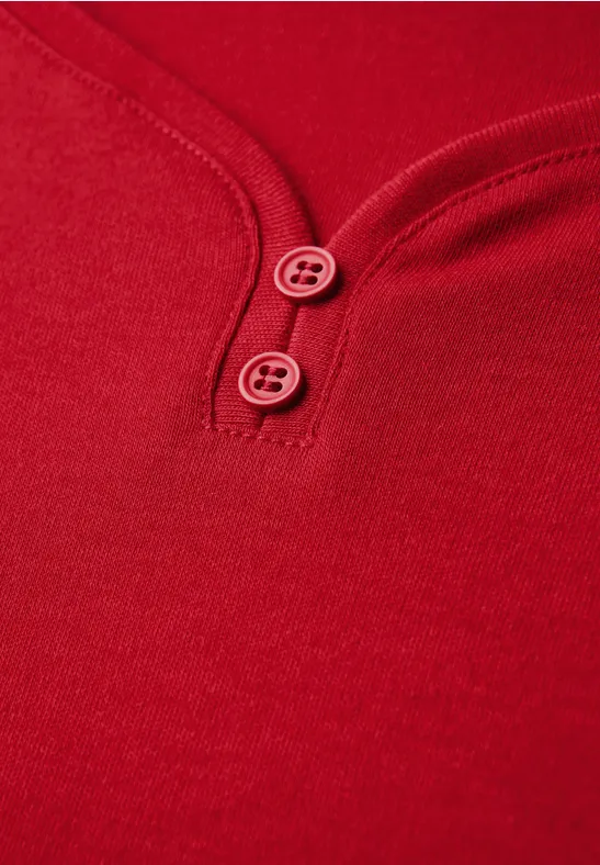 T-shirt basique avec détail de boutons racing red